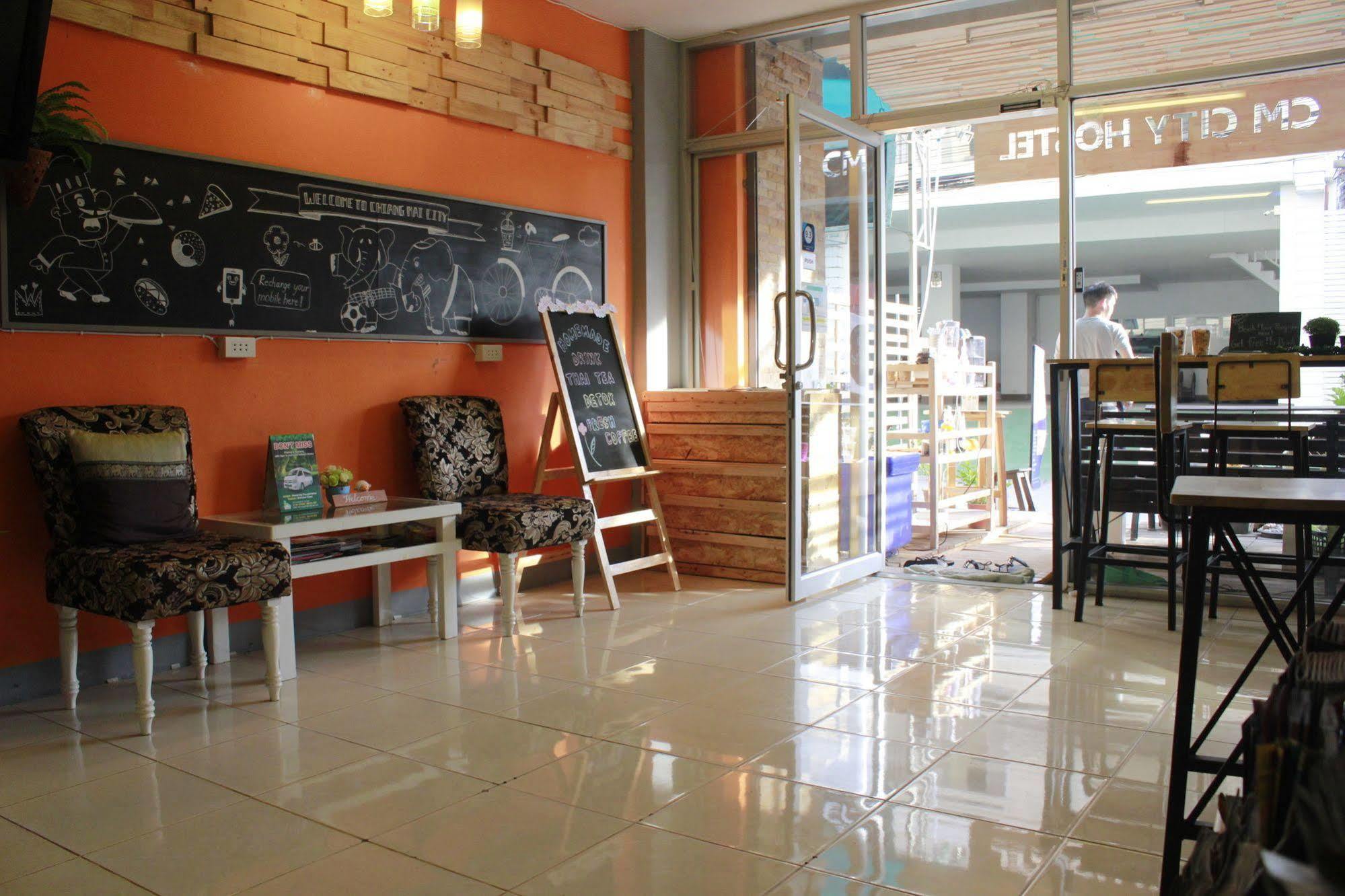 Cm City Hostel チエンマイ エクステリア 写真