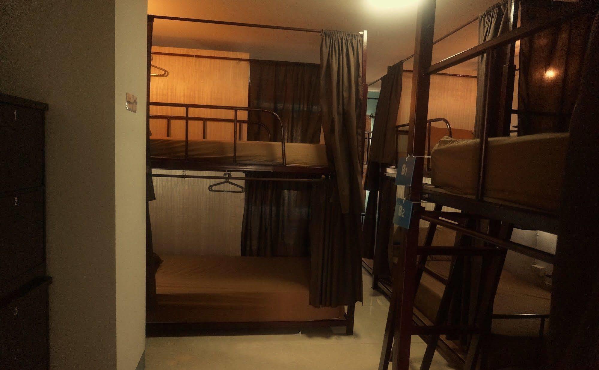 Cm City Hostel チエンマイ エクステリア 写真